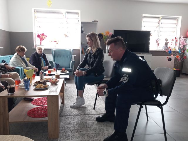 Spotkanie seniorów z gminy Czyże z przedstawicielami Komendy Policji w Hajnówce